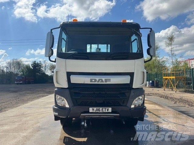 DAF CF 400 Rol kiper kamioni sa kukom za podizanje tereta