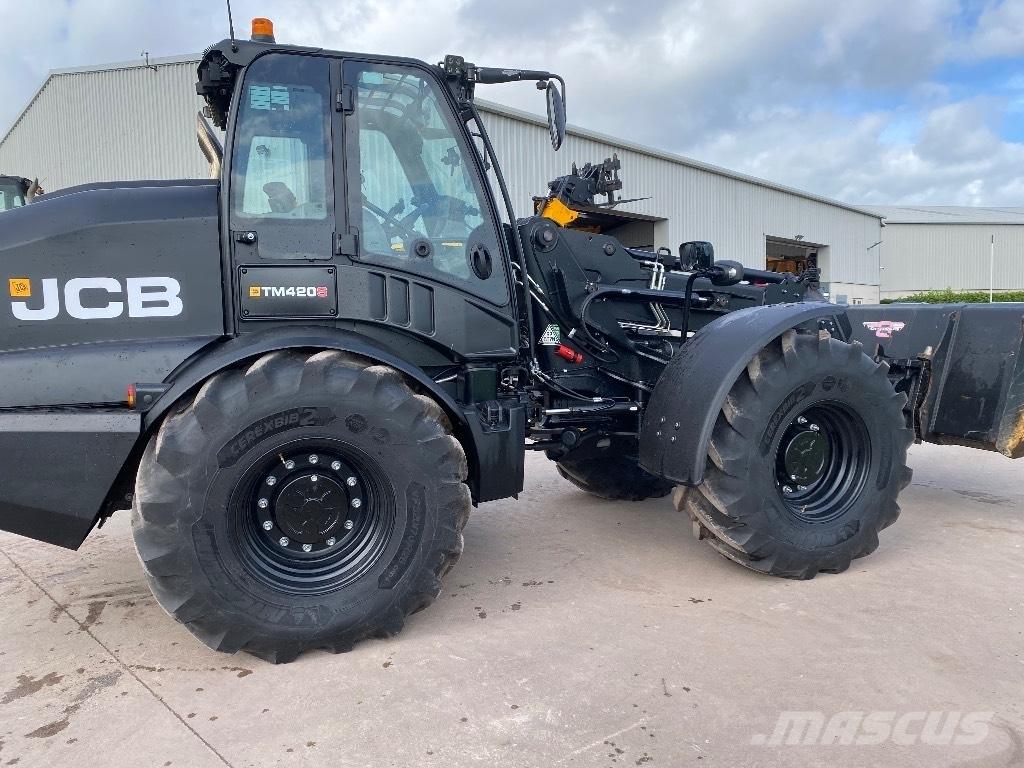 JCB TM420s Poljoprivredni teleskopski utovarivači