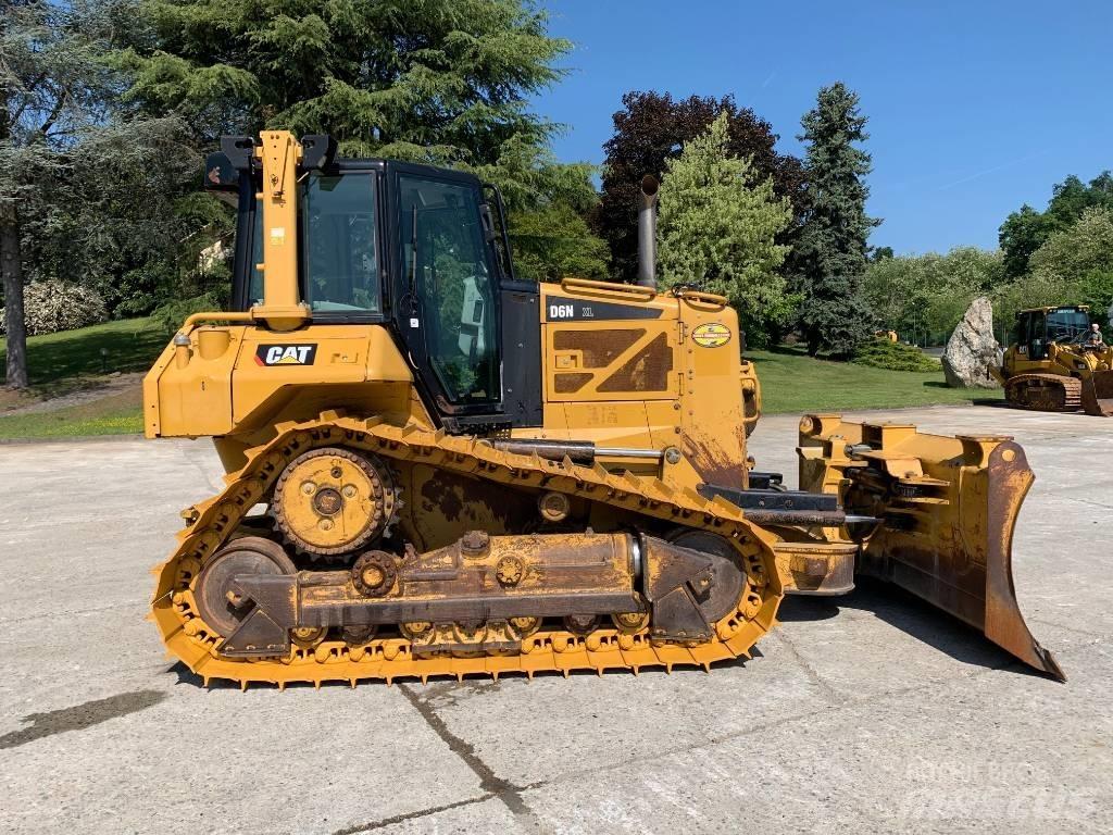 CAT D 6 N XL Buldožeri guseničari
