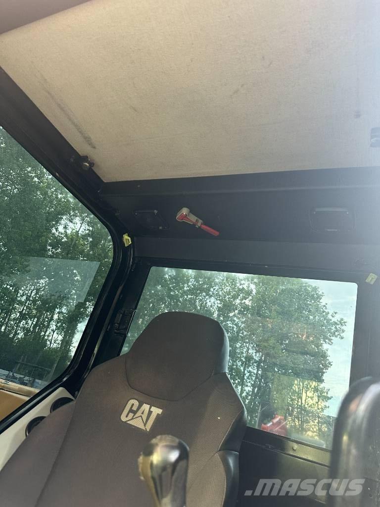 CAT 307E2 Bageri guseničari