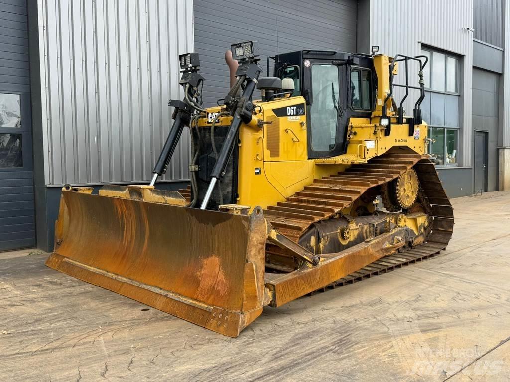 CAT D6T LGP Buldožeri guseničari