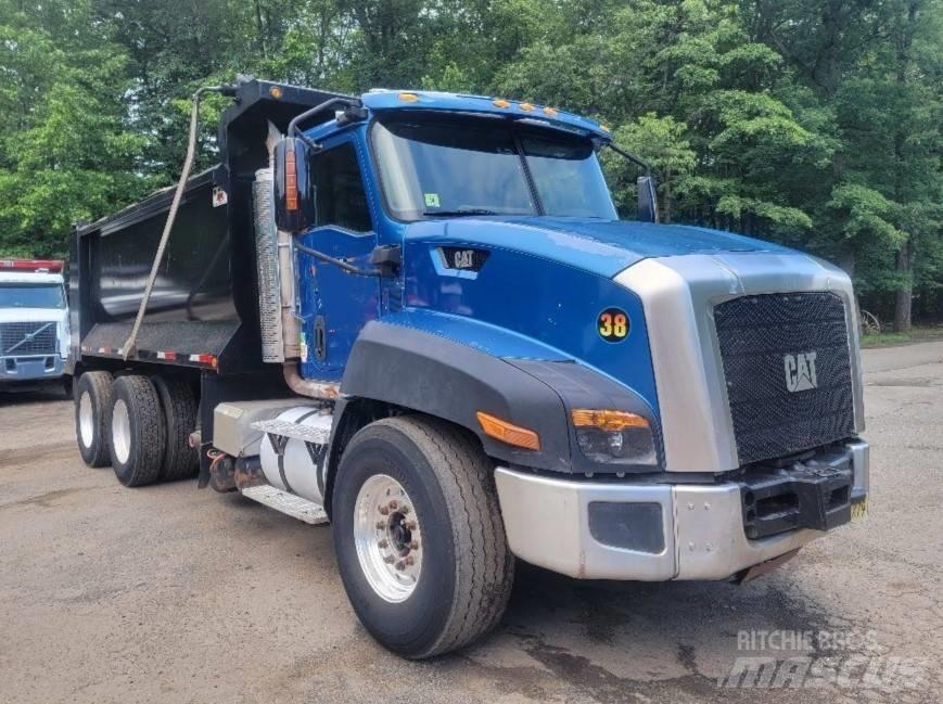 CAT CT 660 Kiperi kamioni