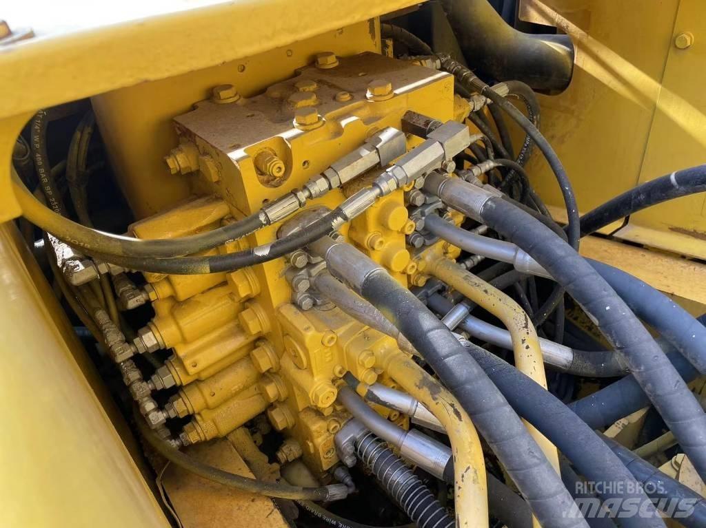 Komatsu PC 220-7 Bageri guseničari