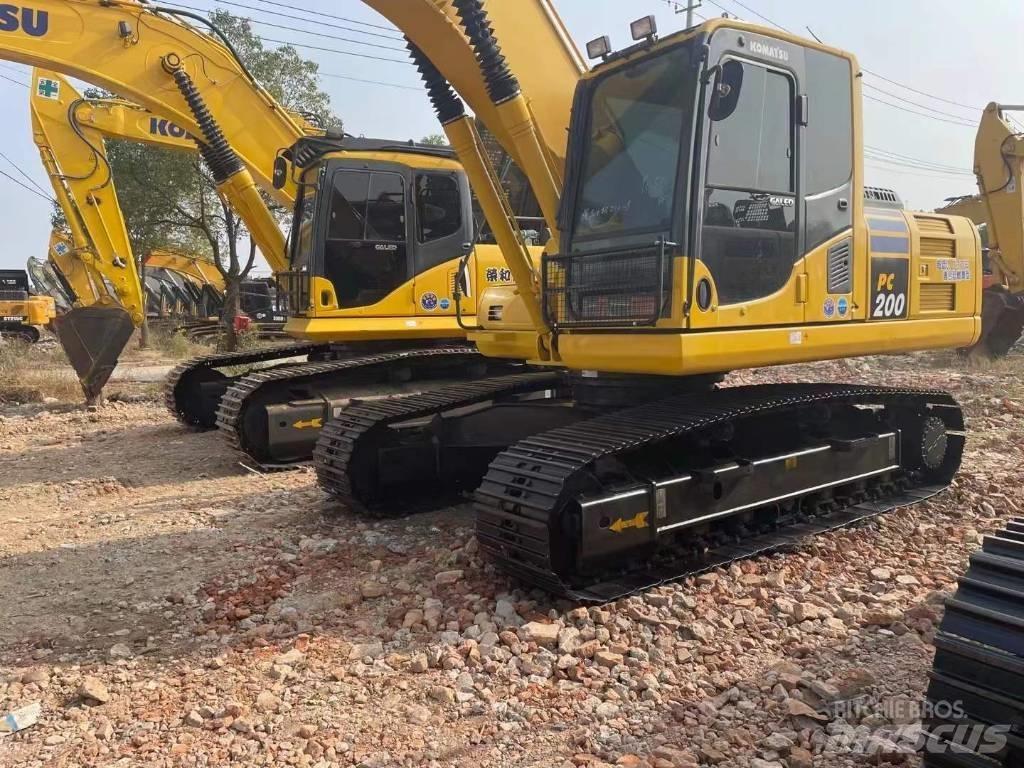 Komatsu PC 200-8 Midi bageri 7t – 12t