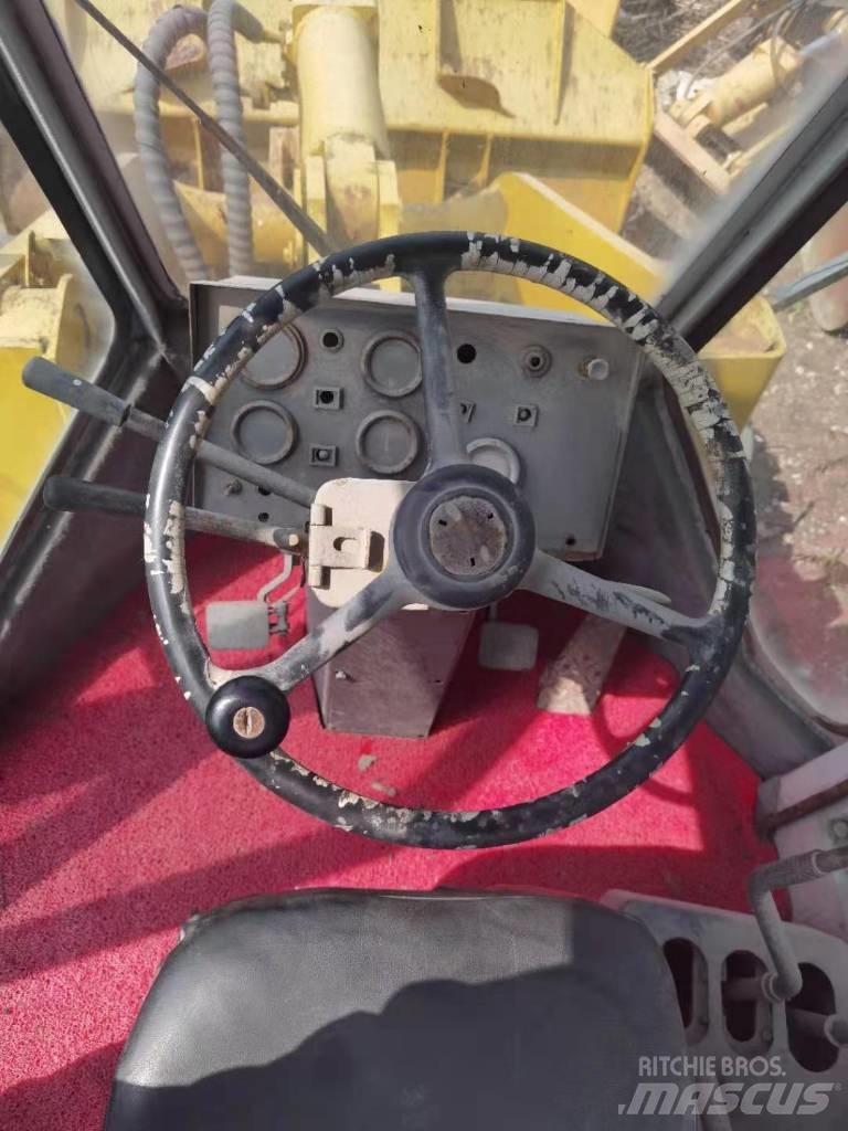 Komatsu WA 300 Utovarivači na točkove