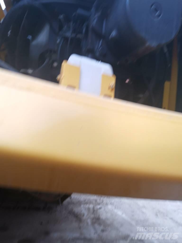 Komatsu PC 450-8 Bageri guseničari
