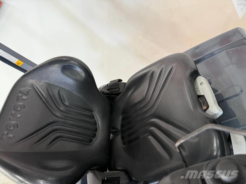 Toyota 11032 - 8FBM16T Električni viljuškari