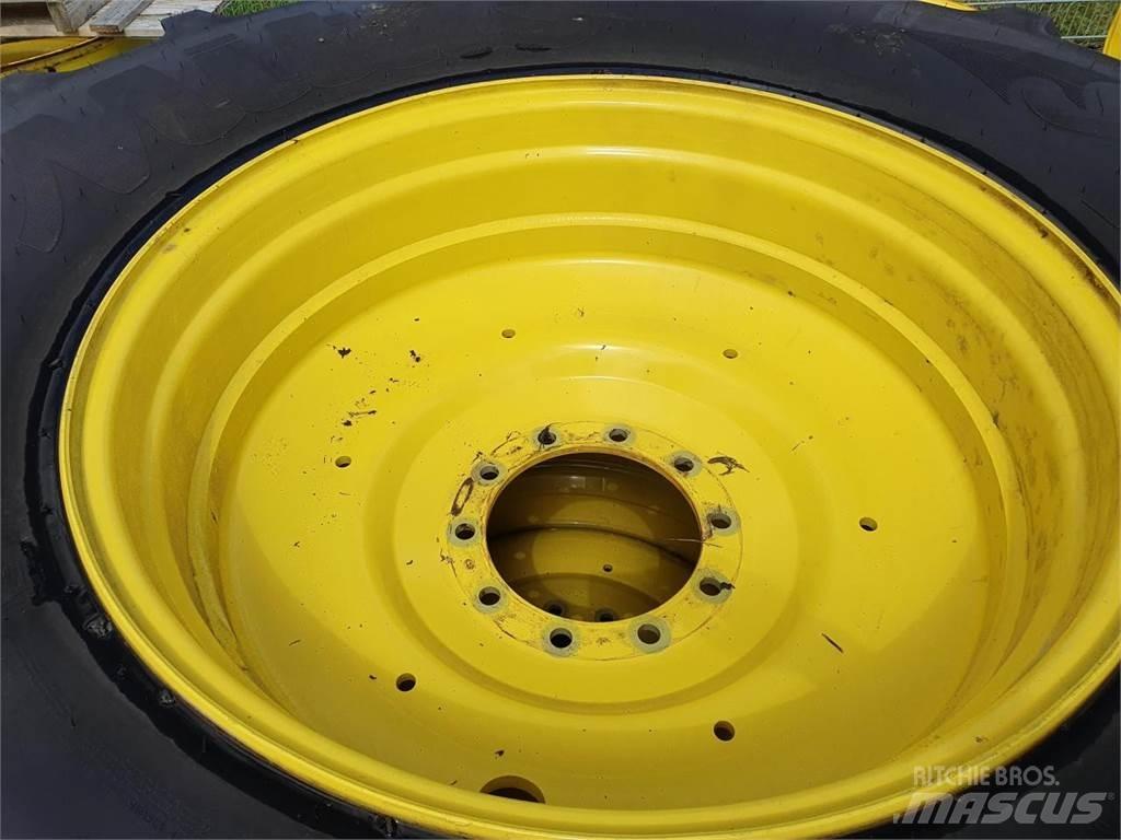 Mitas 650/85R38 x2 Gume, točkovi i felne
