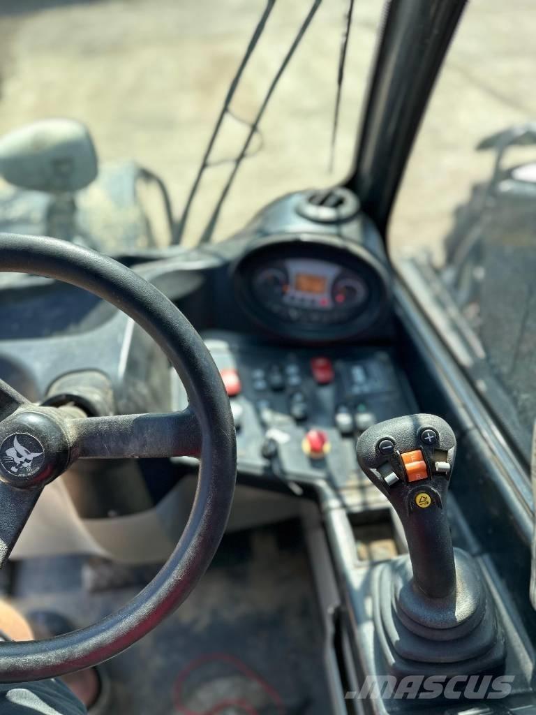 Bobcat TL 30.60 Teleskopski viljuškari