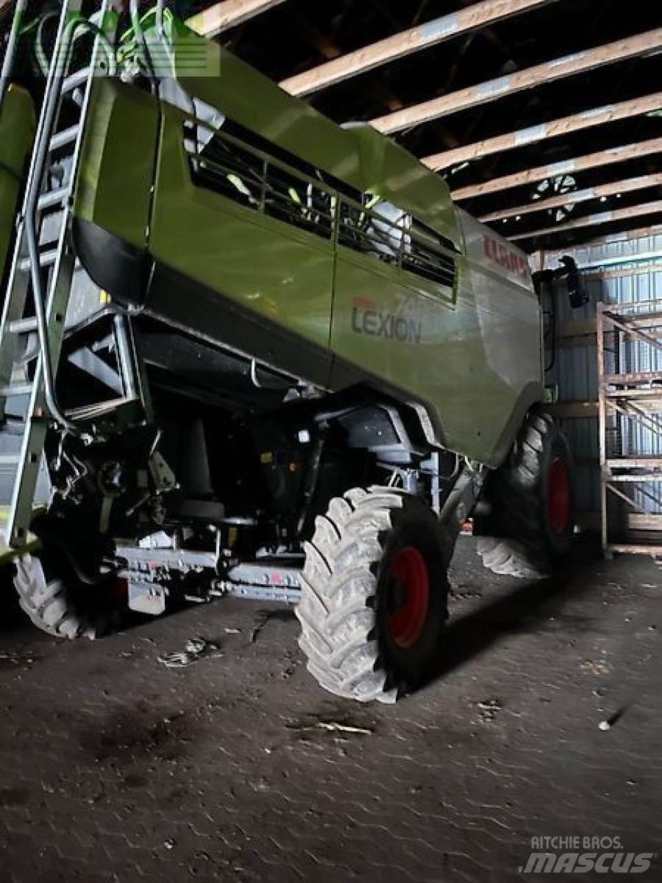 CLAAS lexion 740 Kombajni