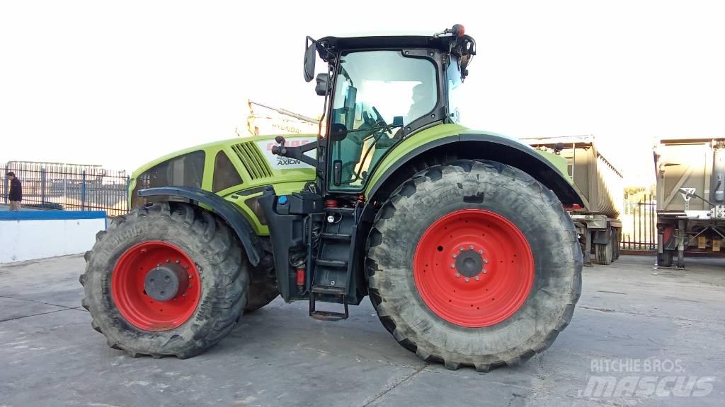 CLAAS Axion 920 Traktori