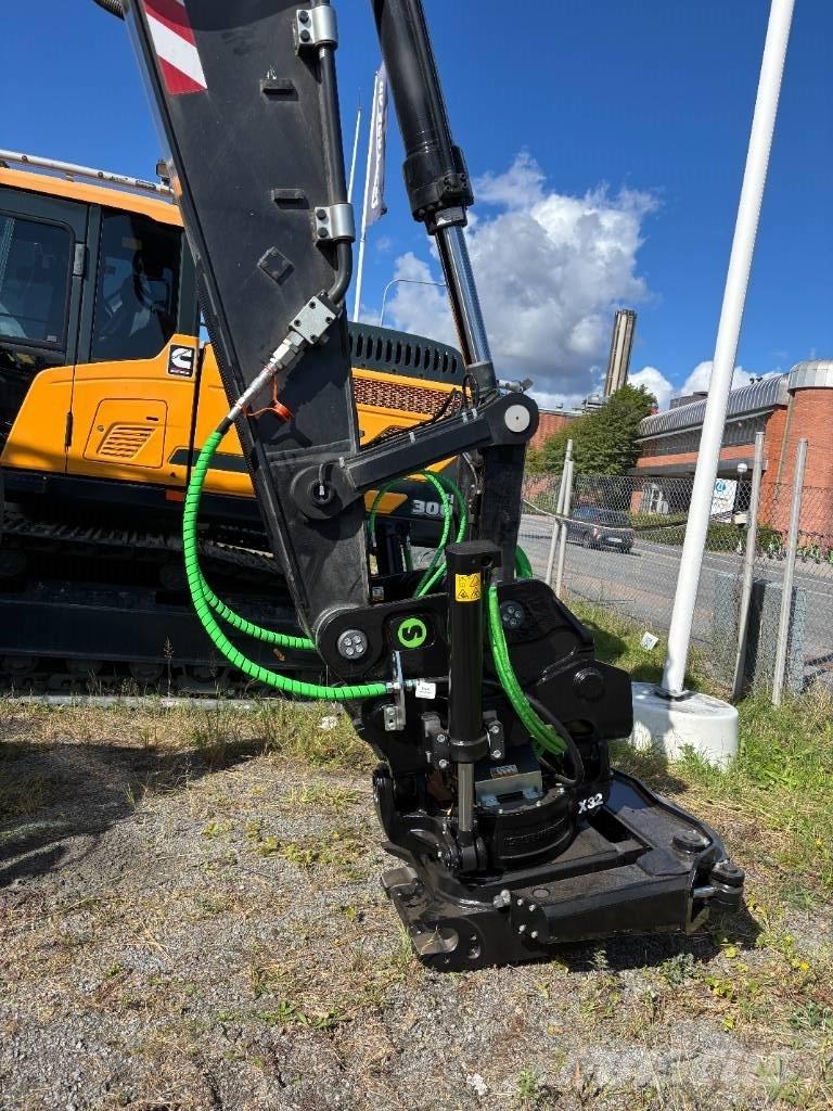 Hyundai HX300A L Bageri guseničari