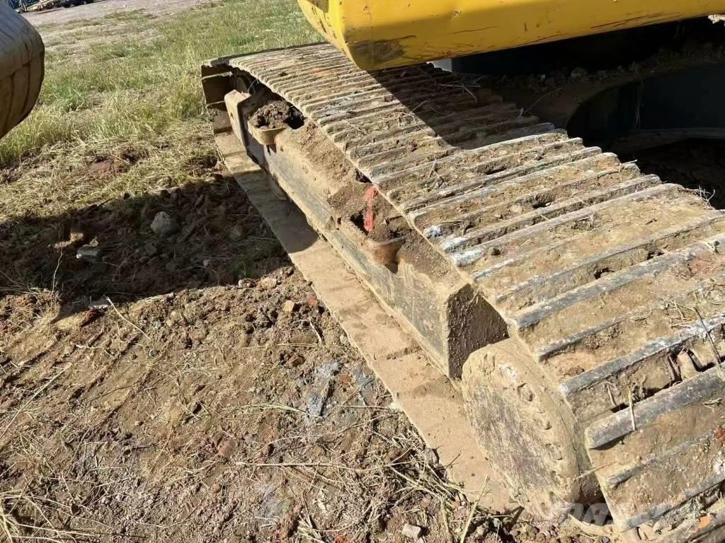 Komatsu PC 200 Bageri guseničari