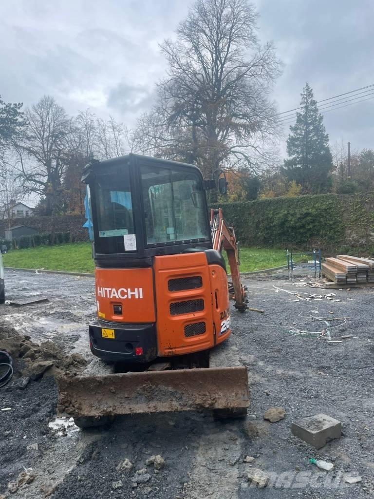 Hitachi ZX 26 U-6 CR Mini bageri < 7t