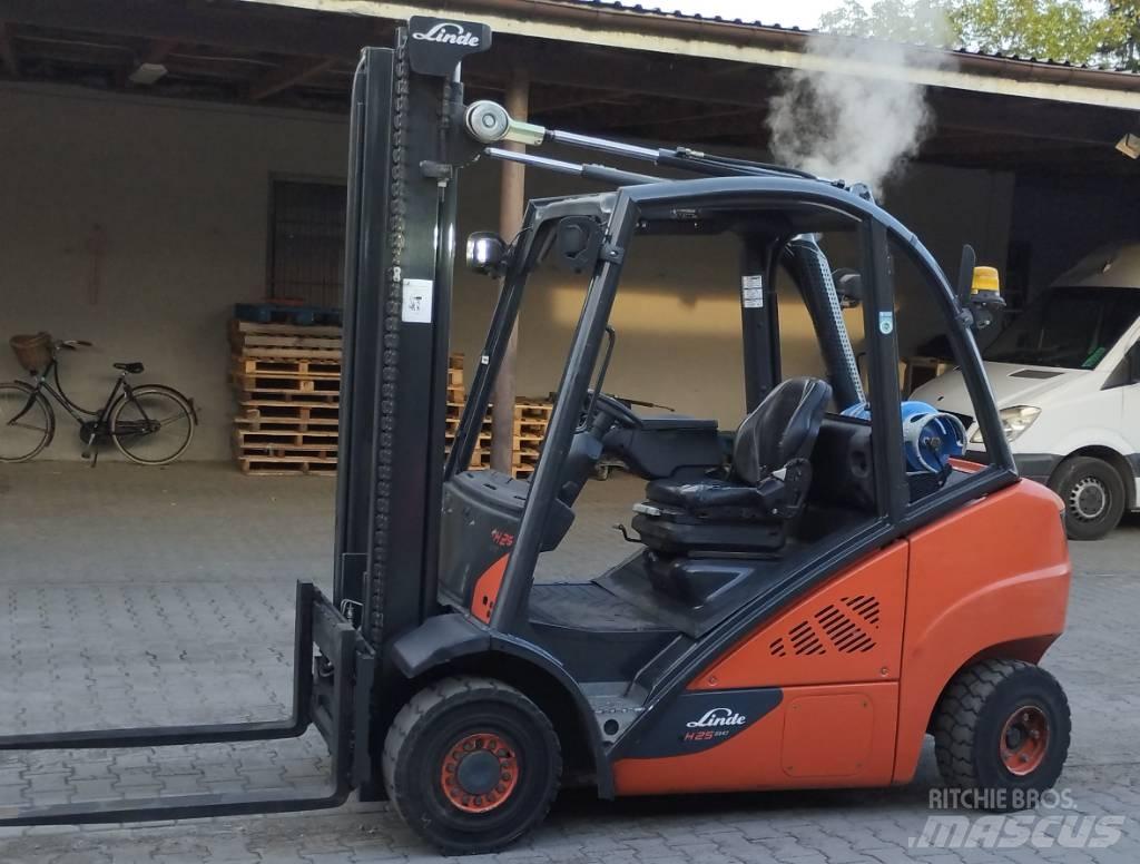 Linde H 25 T - 02 Plinski viljuškari