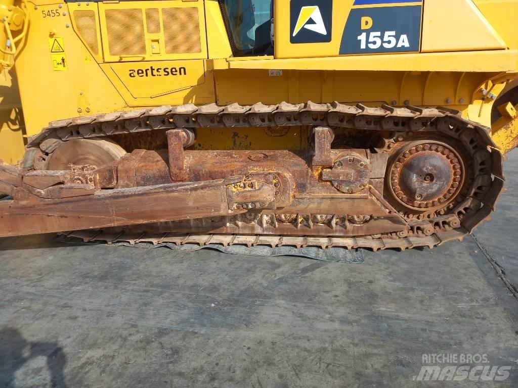 Komatsu D155A-6R Buldožeri guseničari