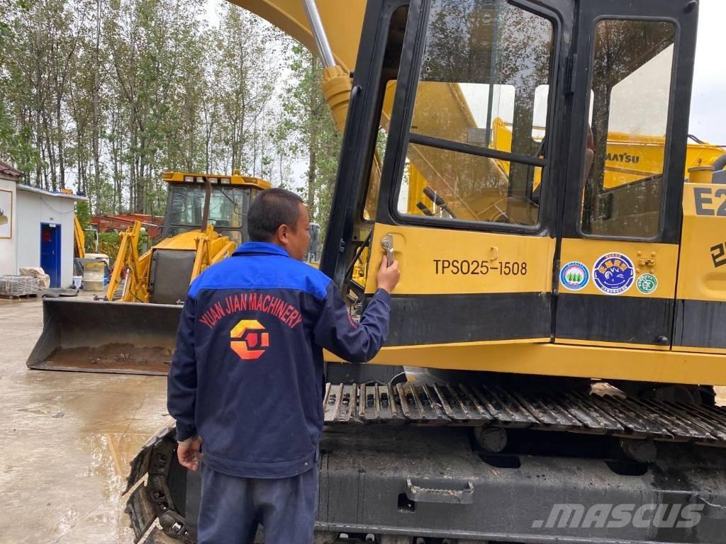 CAT E200B Bageri guseničari