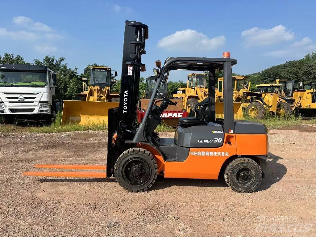 Toyota 30 Forklift Dizelski viljuškari