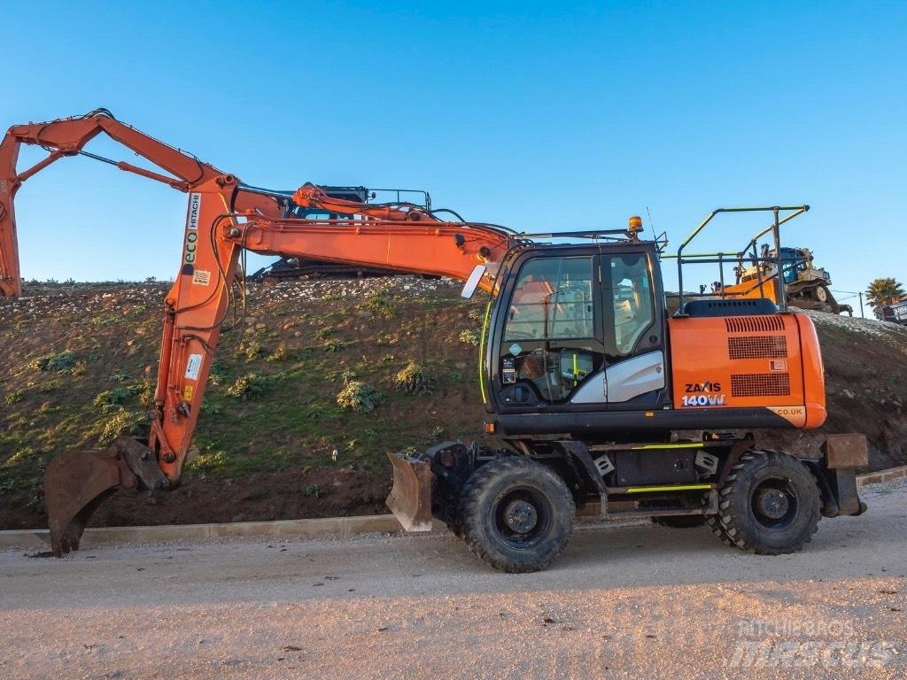 Hitachi 140W Bageri točkaši