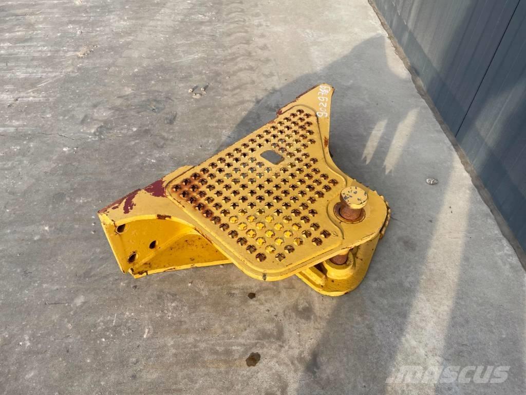 CAT D6K Zugtraverse Ostale komponente za građevinarstvo