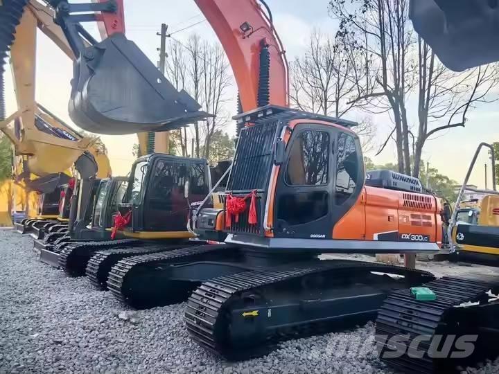 Doosan DX 300 LC Bageri guseničari