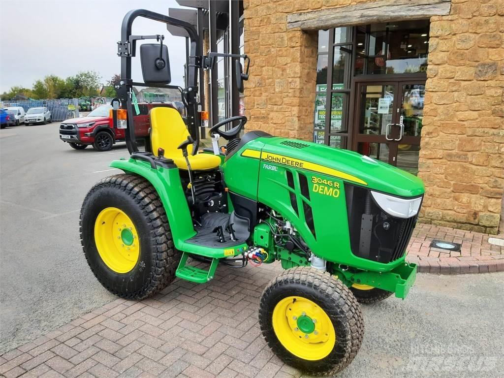 John Deere 3046R Manji traktori