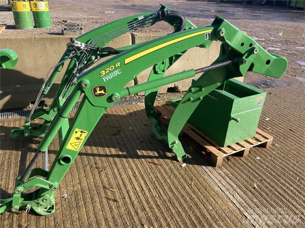 John Deere 320R Manji traktori