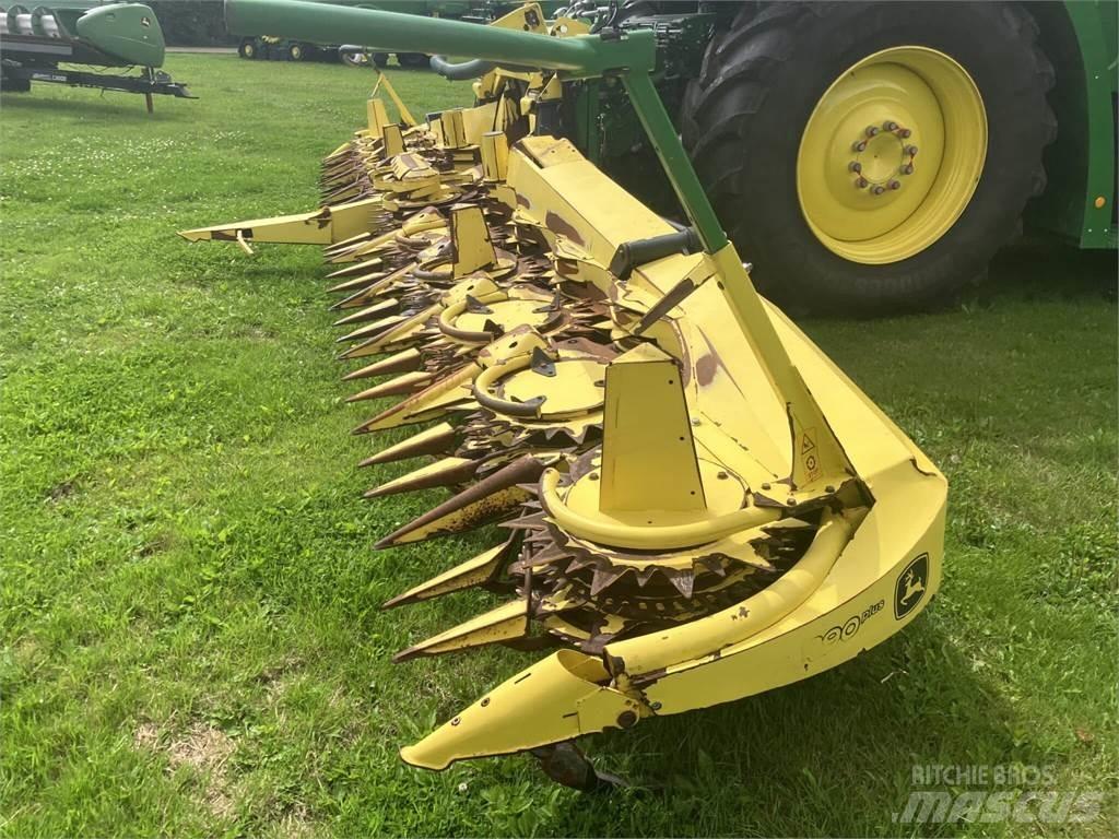 John Deere 390 Plus Mašine za stočnu hranu sa sopstvenim pogonom
