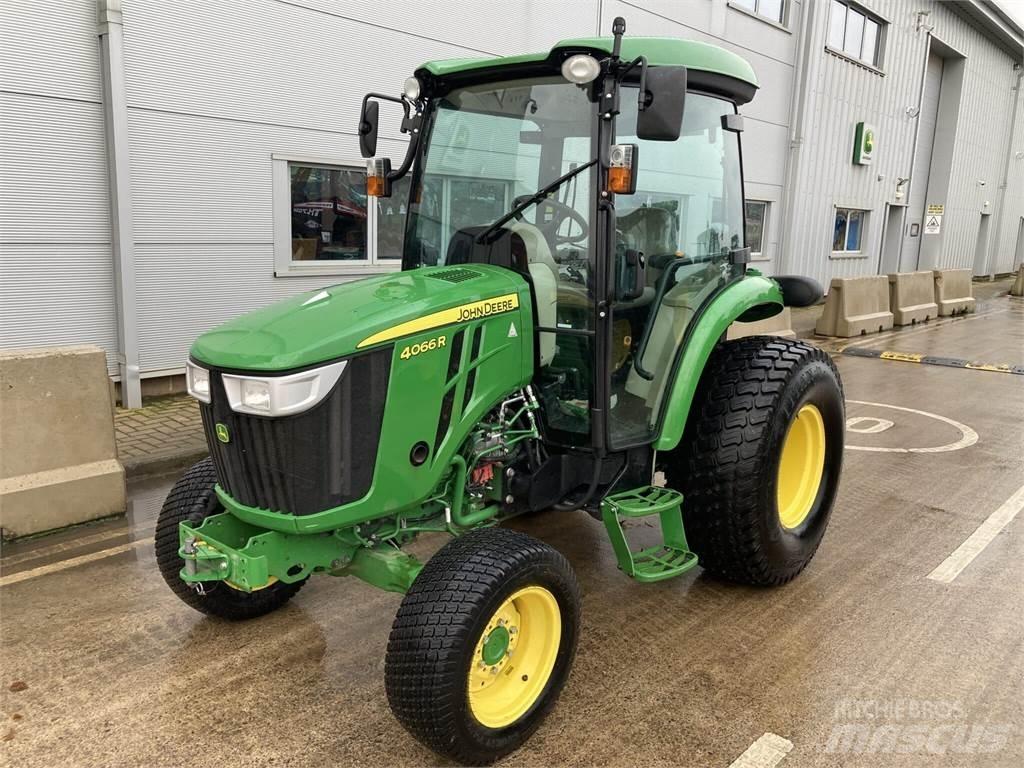 John Deere 4066R Manji traktori