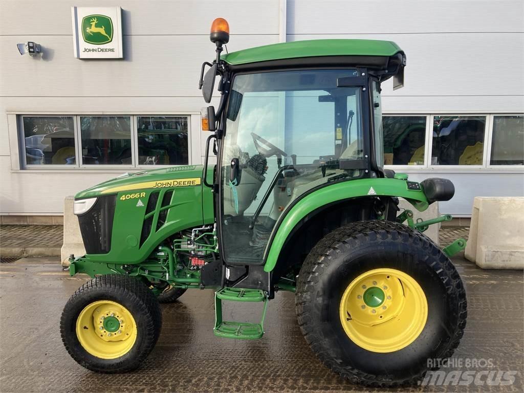 John Deere 4066R Manji traktori