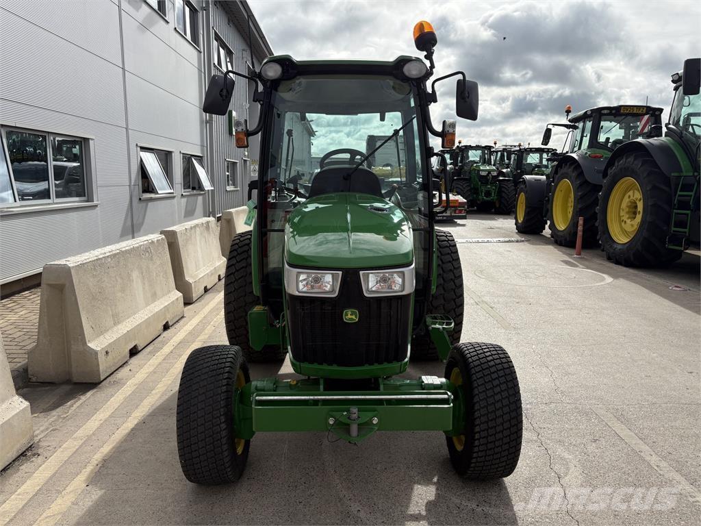 John Deere 4066R Manji traktori