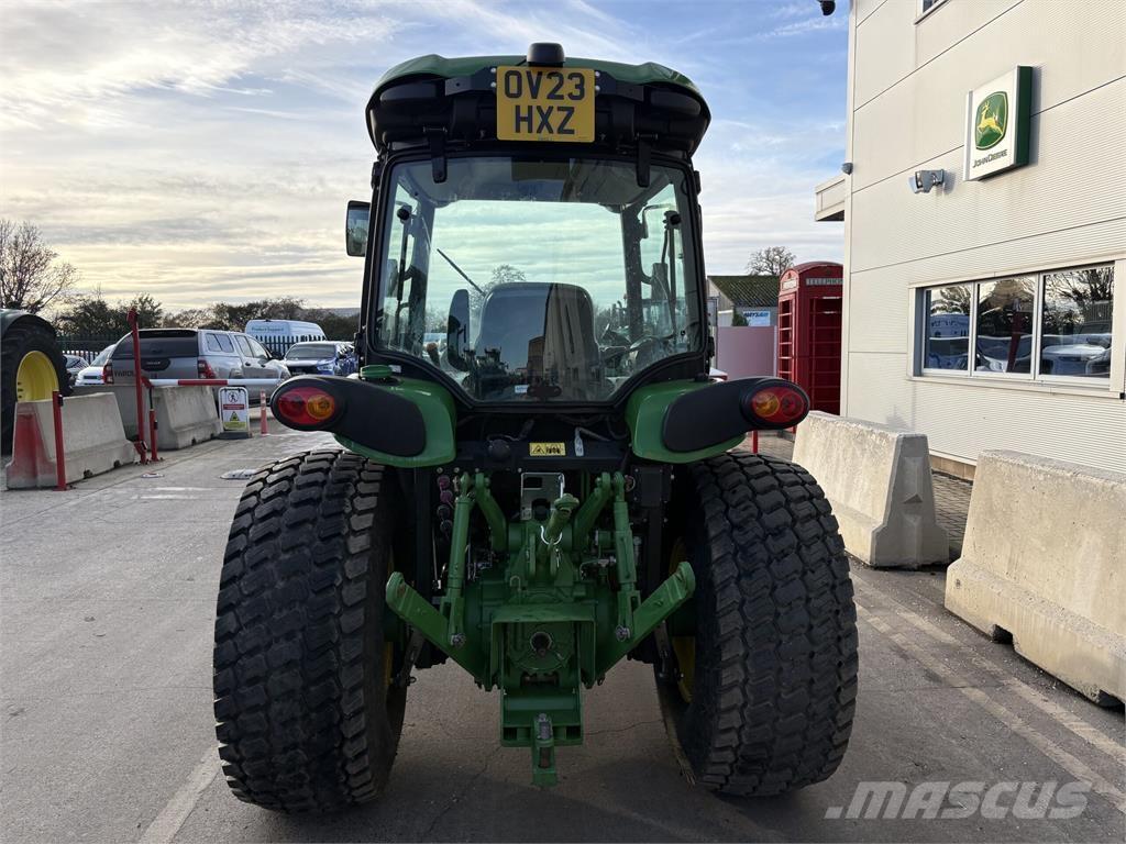 John Deere 4066R Manji traktori