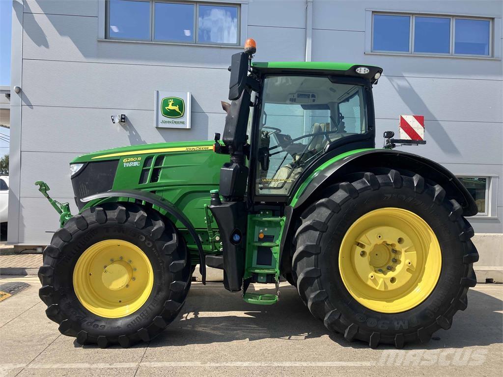 John Deere 6250R Traktori