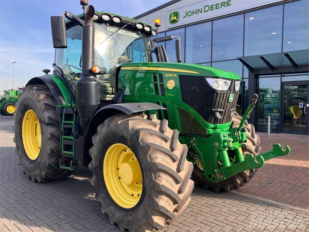 John Deere 6250R Traktori