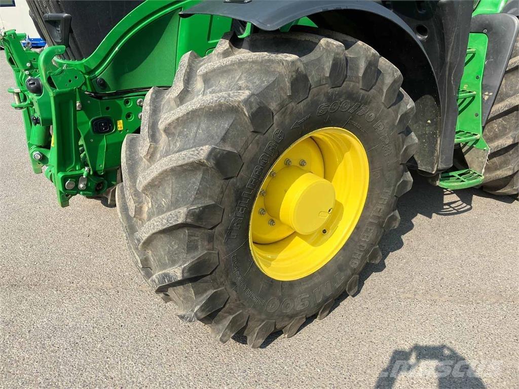 John Deere 6R 215 Traktori