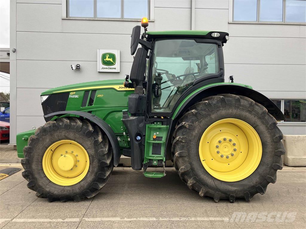 John Deere 6R 250 Traktori