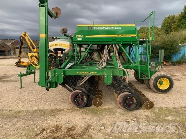John Deere 750A Sejačice
