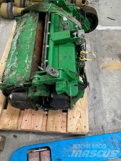 John Deere 8500i Mašine za stočnu hranu sa sopstvenim pogonom