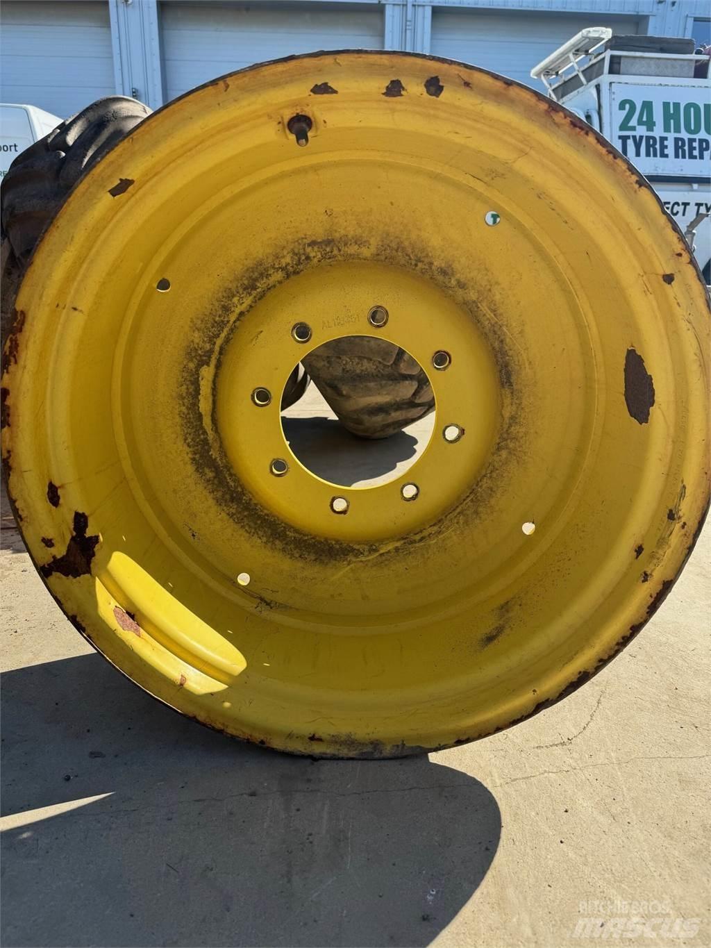 John Deere Example Gume, točkovi i felne