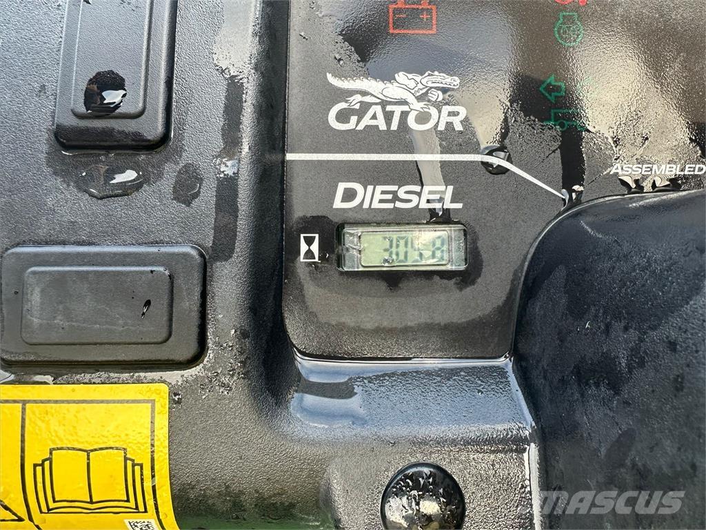 John Deere TH6x4 Pomoćne mašine