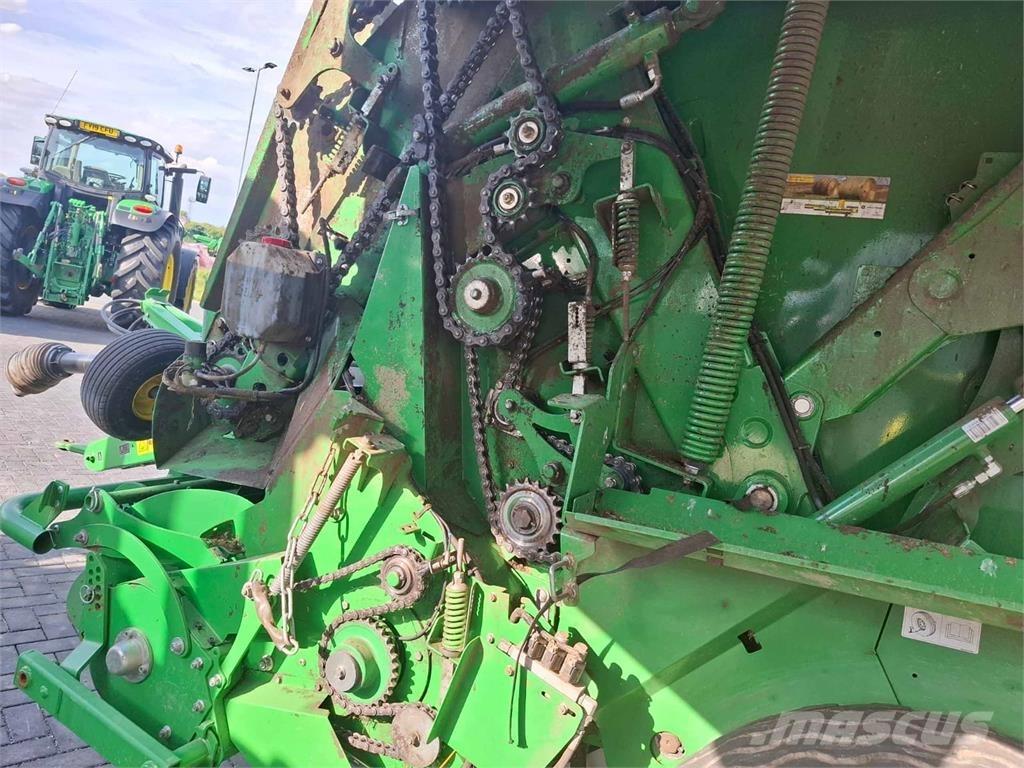 John Deere V451R Prese/balirke za četvrtaste bale