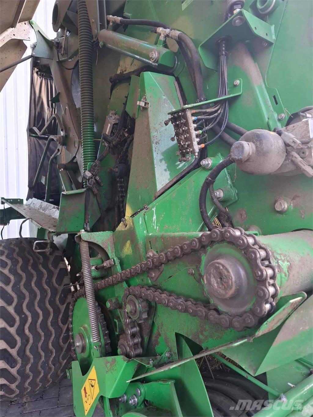 John Deere V451R Prese/balirke za četvrtaste bale