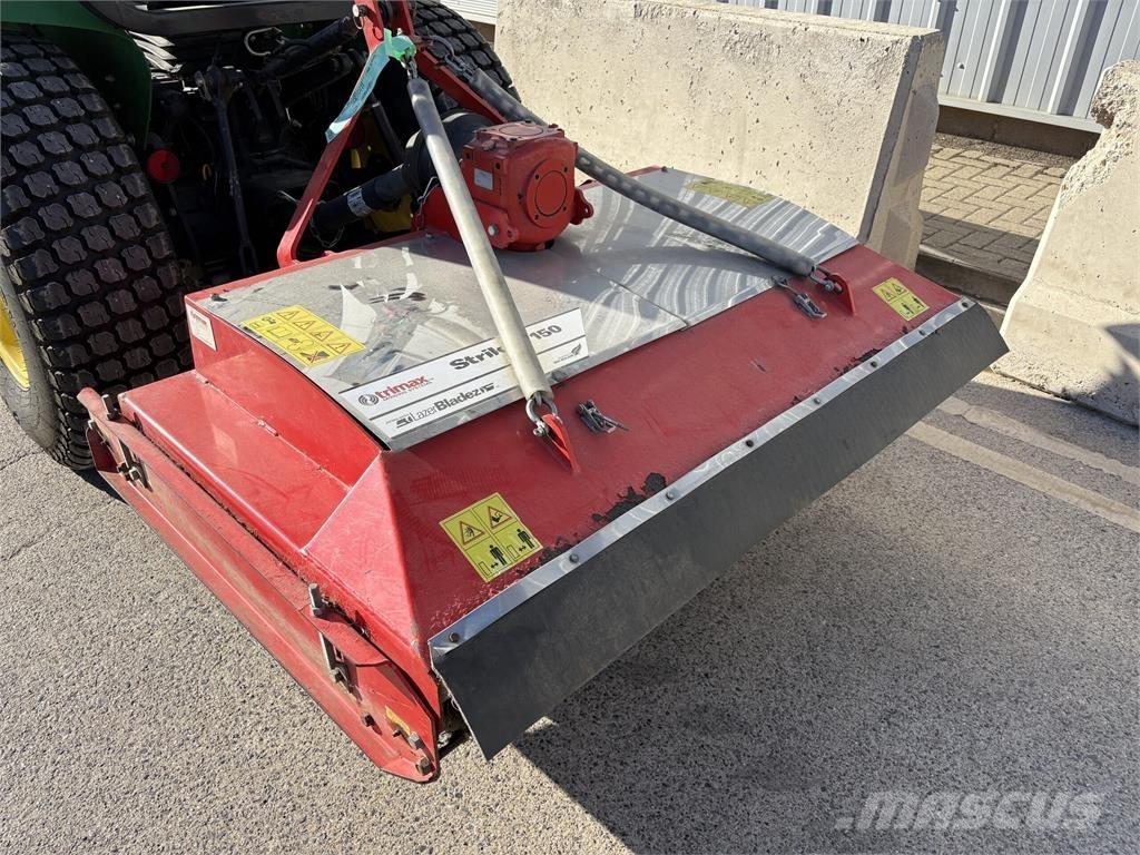 Trimax Striker 150 Kosilice sa postoljem za vuču
