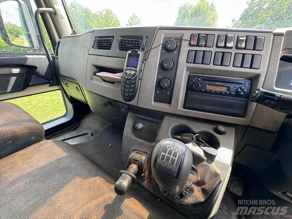Volvo FL 240 Kamioni za prevoz životinja
