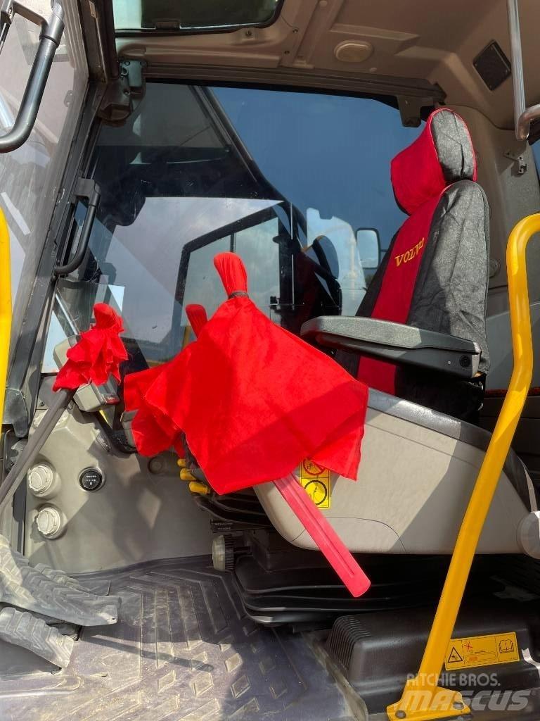 Volvo 220D Bageri guseničari
