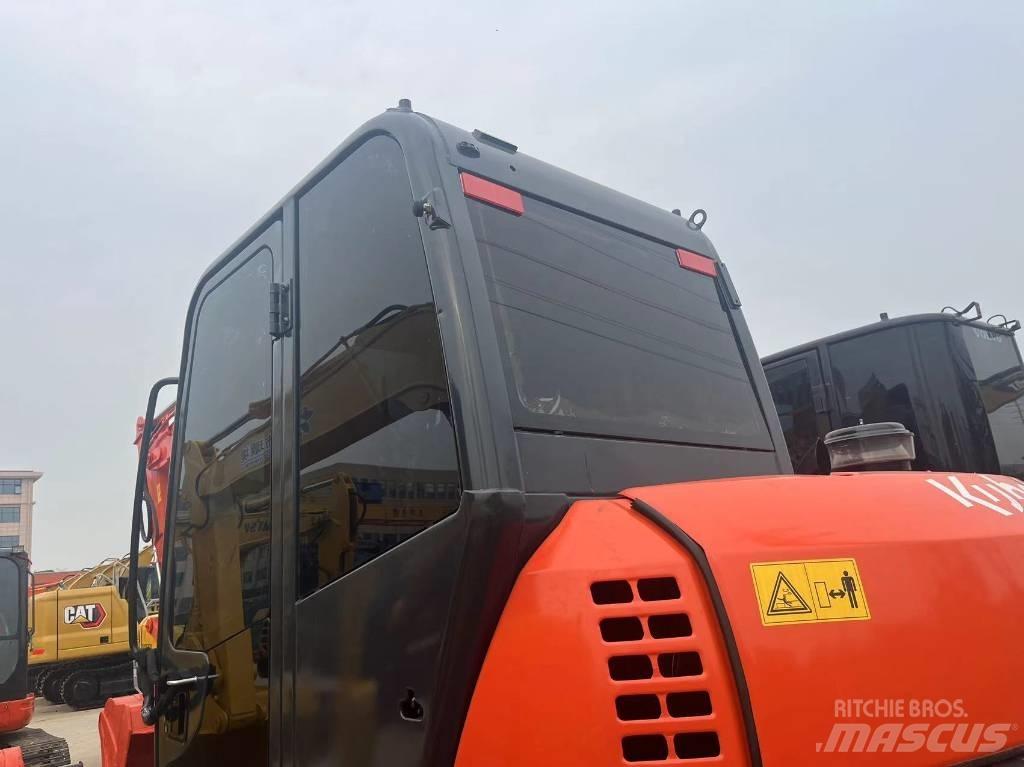 Kubota 183 Bageri guseničari