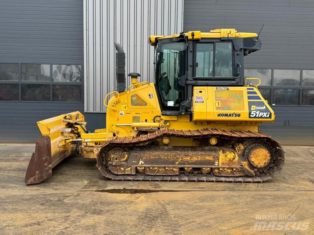 Komatsu D51PXi-24 Buldožeri guseničari