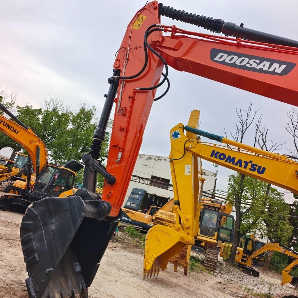 Doosan DX300 Bageri guseničari