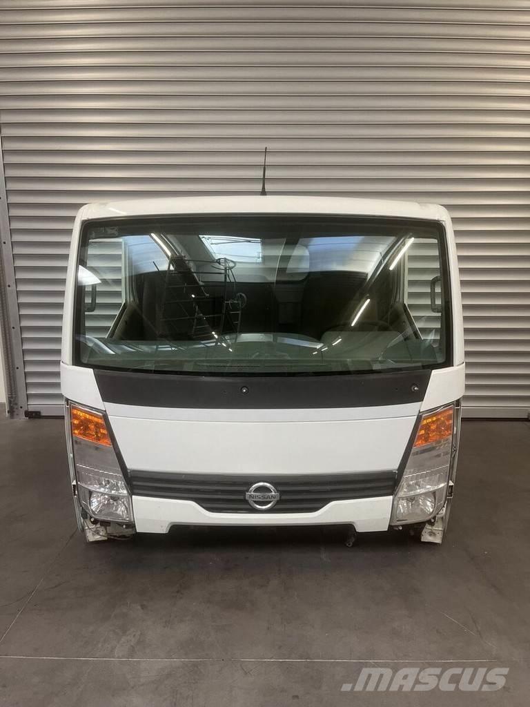 Nissan NT400 Kabine i unutrašnjost