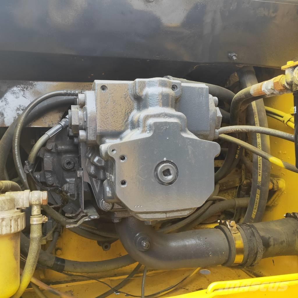 Komatsu PC200-7 Bageri guseničari